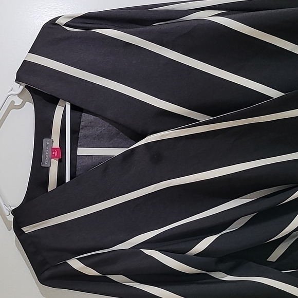 Vince Camuto Women's Longsleeve Blouse Size Medium  Black & White - Picture 4 of 9